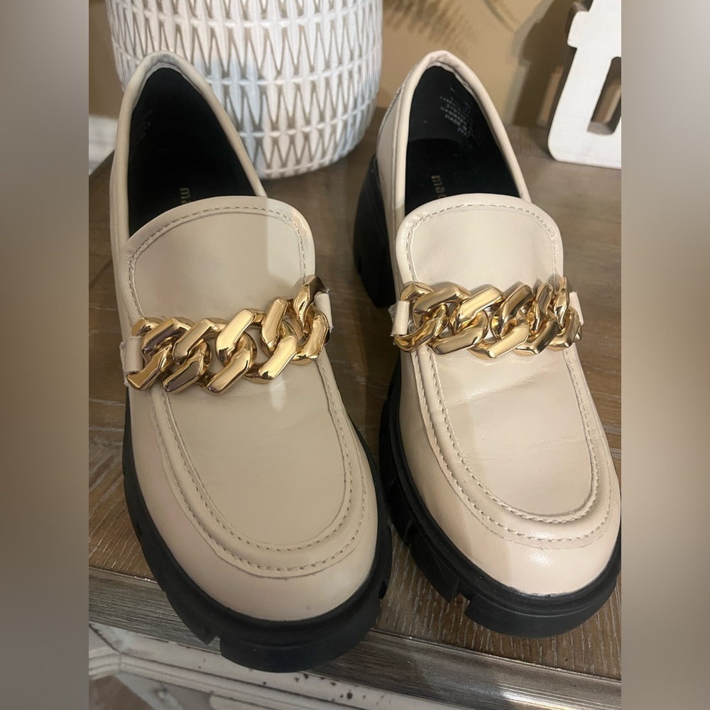 Madden Girl Hoxton Chunky‎ Lug Sole Loafers Almond 7.5 Gold Chain Detail Y2K - Picture 7 of 16